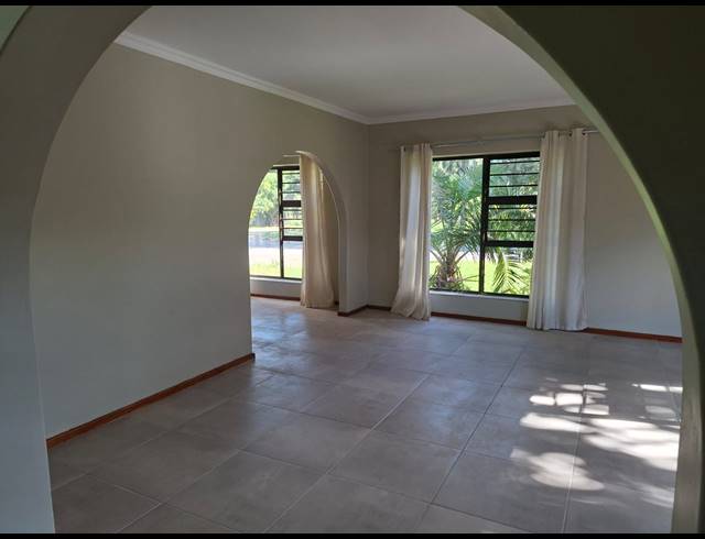 4 BEDROOM HOUSE FOR SALE IN BOSKLOOF